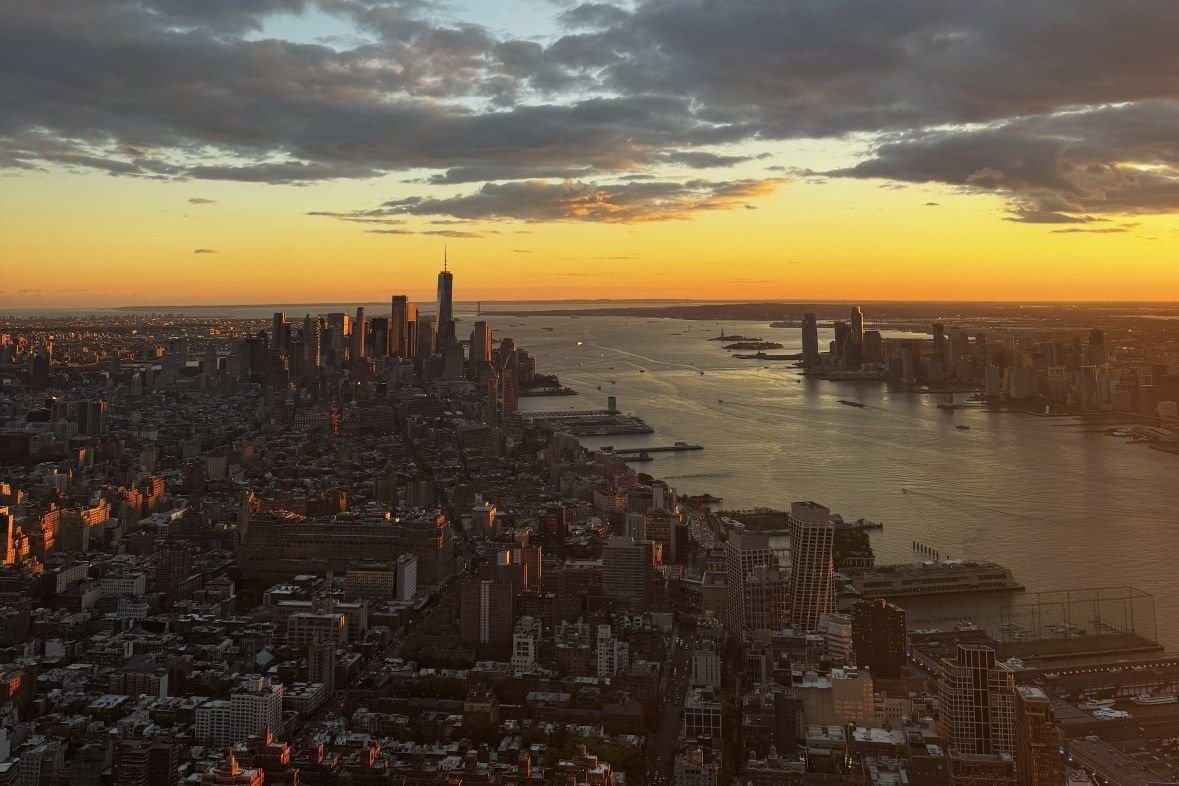 New-York-Skyline bei Sonnenuntergang